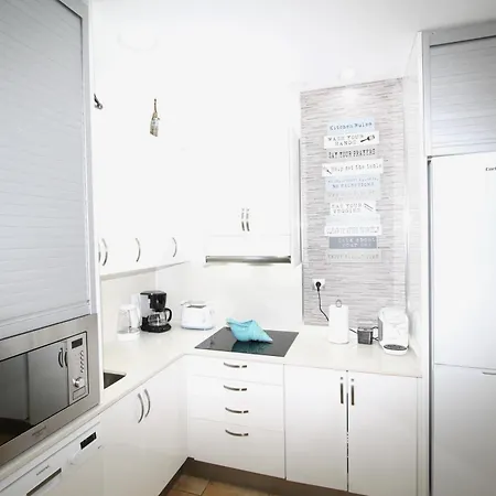 Fantastic Near The 普拉亚戴尔雷安格莱斯