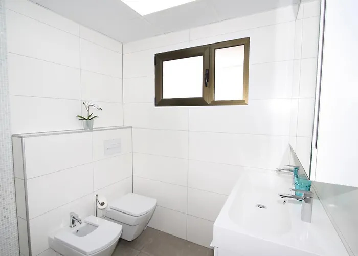 Fantastic Near The * 普拉亚戴尔雷安格莱斯