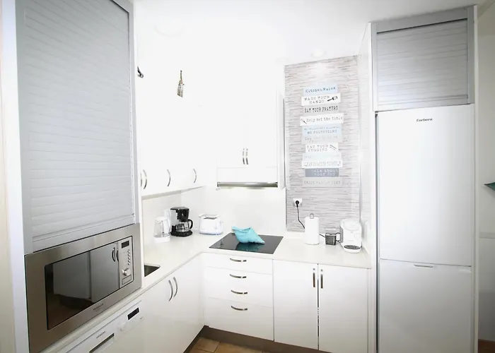 Fantastic Near The 普拉亚戴尔雷安格莱斯