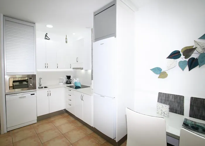 Fantastic Near The شقة *